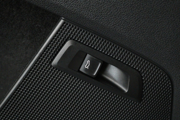 Škoda Kodiaq 1.5 TSI Sportline Business (PANORAMADAK, DIGITALE COCKPIT, STOEL/STUUR VERWARMING, ELEKTR STOELEN)