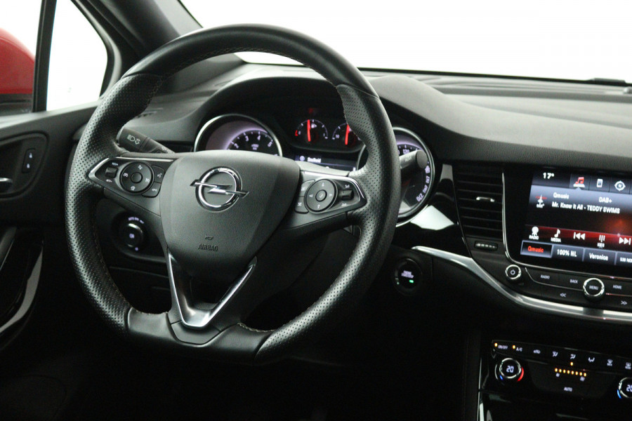 Opel Astra 1.4 Innovation (ACHTERUITRIJCAMERA, NAVIGATIE, PARKEERSENSOREN)