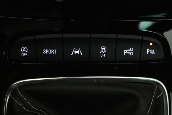 Opel Astra 1.4 Innovation (ACHTERUITRIJCAMERA, NAVIGATIE, PARKEERSENSOREN)