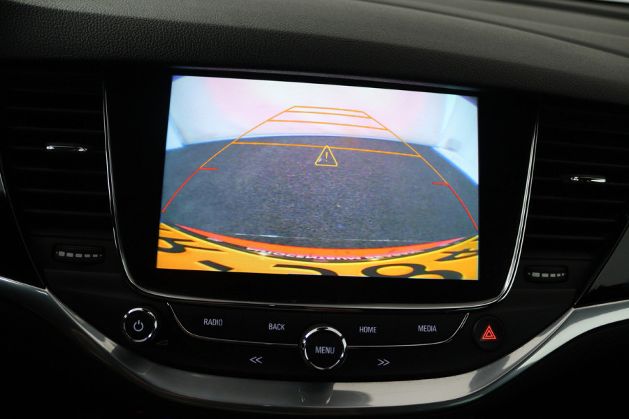 Opel Astra 1.4 Innovation (ACHTERUITRIJCAMERA, NAVIGATIE, PARKEERSENSOREN)