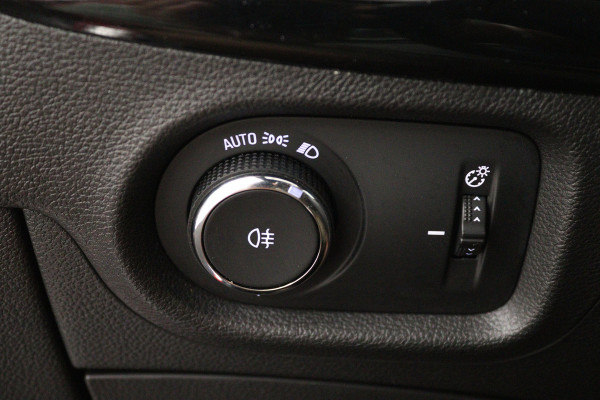 Opel Astra 1.4 Innovation (ACHTERUITRIJCAMERA, NAVIGATIE, PARKEERSENSOREN)