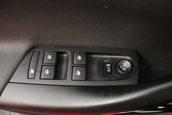 Opel Astra 1.4 Innovation (ACHTERUITRIJCAMERA, NAVIGATIE, PARKEERSENSOREN)