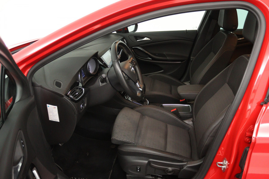 Opel Astra 1.4 Innovation (ACHTERUITRIJCAMERA, NAVIGATIE, PARKEERSENSOREN)