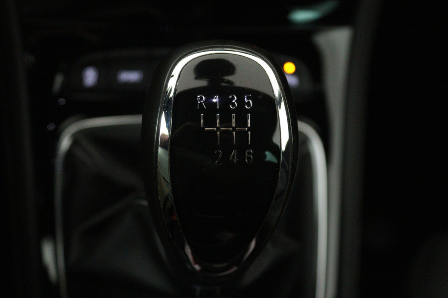 Opel Astra 1.4 Innovation (ACHTERUITRIJCAMERA, NAVIGATIE, PARKEERSENSOREN)