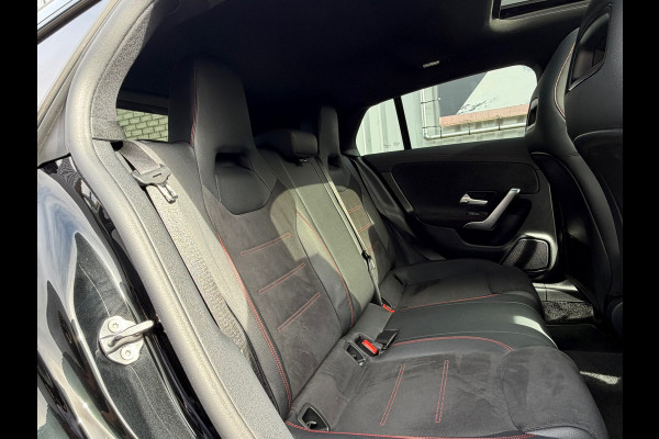 Mercedes-Benz CLA-Klasse Shooting Brake 250 e AMG LINE SOH 92% |Panoramadak| Navi| Cruise| Sfeerverlichting | zwarte hemel.