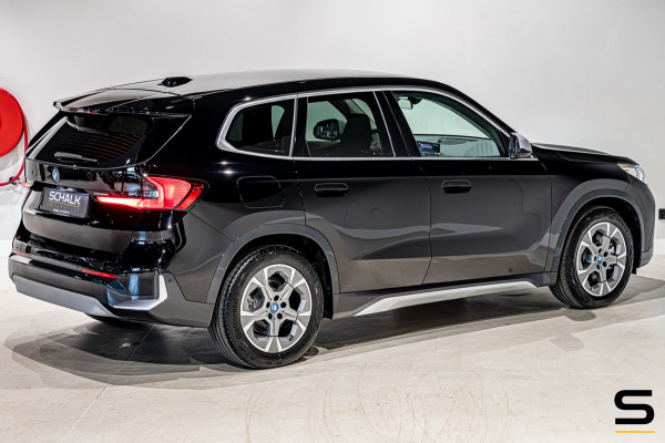 BMW iX1 XDrive30 Launch Edition 67 kWh|Camera|CarPlay|BTW|1e