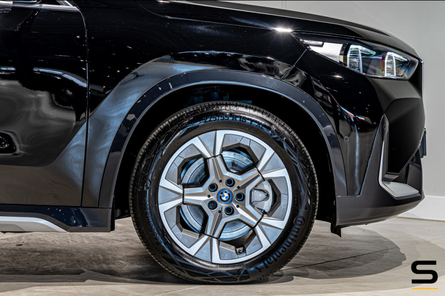 BMW iX1 XDrive30 Launch Edition 67 kWh|Camera|CarPlay|BTW|1e