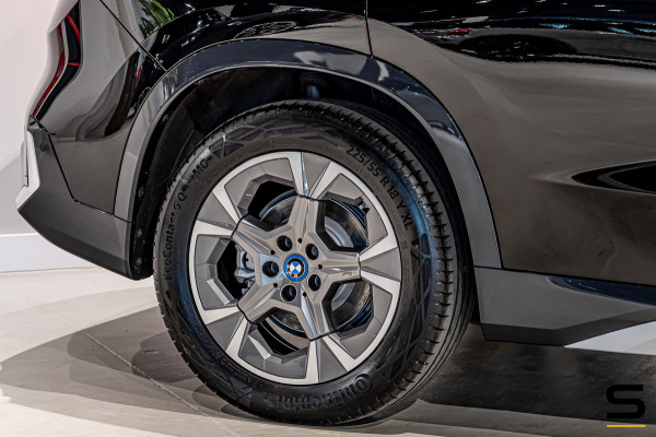 BMW iX1 XDrive30 Launch Edition 67 kWh|Camera|CarPlay|BTW|1e
