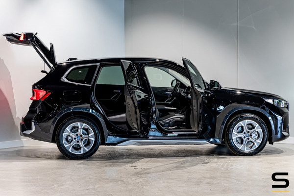 BMW iX1 XDrive30 Launch Edition 67 kWh|Camera|CarPlay|BTW|1e