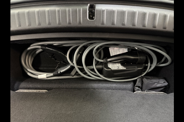 BMW X1 xDrive30e 327 PK Panoramadak / Leer / HUD / Trekhaak / 360 camera