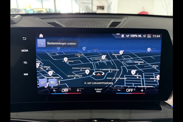 BMW X1 xDrive30e 327 PK Panoramadak / Leer / HUD / Trekhaak / 360 camera