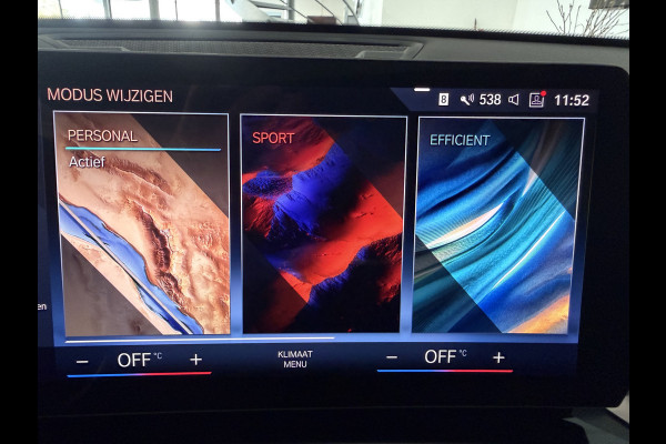 BMW X1 xDrive30e 327 PK Panoramadak / Leer / HUD / Trekhaak / 360 camera
