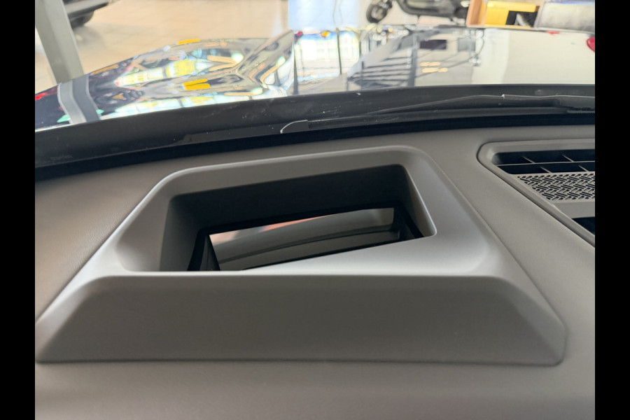 BMW X1 xDrive30e 327 PK Panoramadak / Leer / HUD / Trekhaak / 360 camera