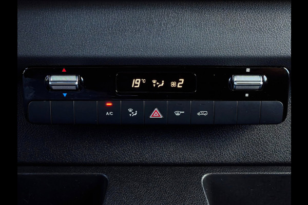 Mercedes-Benz Sprinter 316 RWD AUTOMAAT CRUISE CLIMA 2800KG TREKHAAK CAMERA STOELVERWARMING L2H2 BLACK EDITION