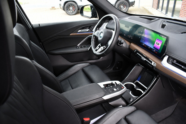 BMW iX1 xDrive30 M-Sport Pano ACC Trekh E-zetels HUD H/K Massage
