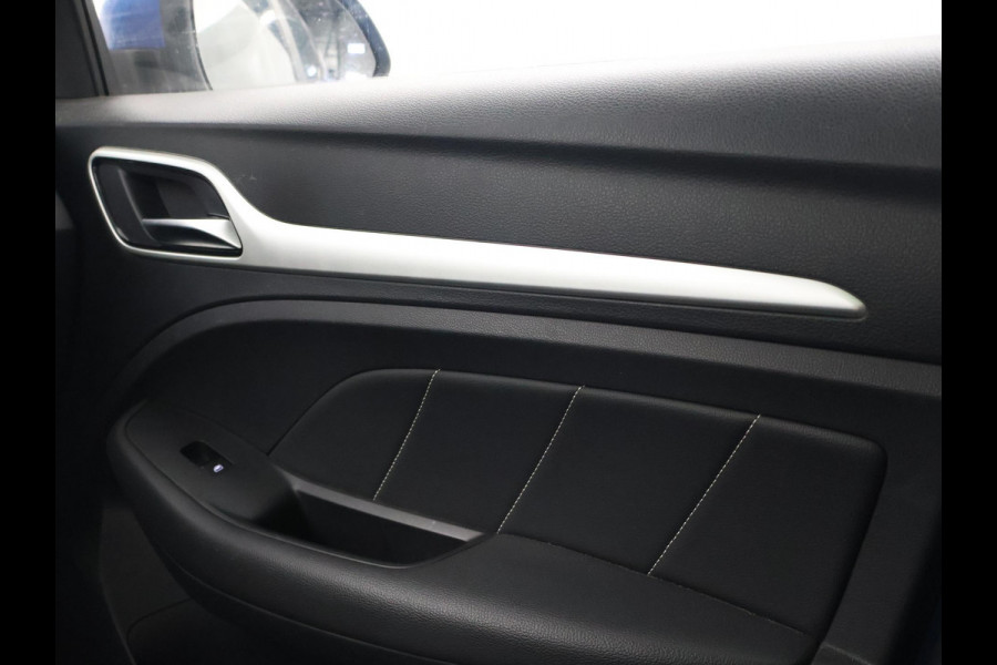 MG Mg Zs EV LUXURY 45 kWh + TREKHAAK | PANORAMA | JBL 95,1% SOH | LEDER | CAMERA | ADAPTIVE CRUISE | STOELVERWARMING