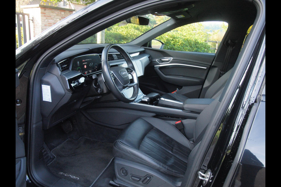 Audi e-tron 55 quattro Advanced edition Plus 95 kWh | Black Optic Pakket | Maxton Spoiler | Camera | Sfeerverlichting | NL-Auto |