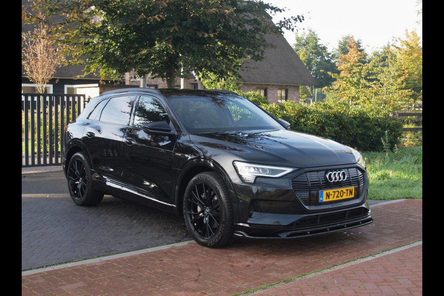 Audi e-tron 55 quattro Advanced edition Plus 95 kWh | Black Optic Pakket | Maxton Spoiler | Camera | Sfeerverlichting | NL-Auto |
