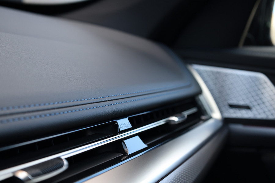 BMW X1 xDrive30e | M-SPORT | NAP! | PANO | H/K AUDIO | MEMORY | 20'' | KEYLESS | LED ADAPTIEF |