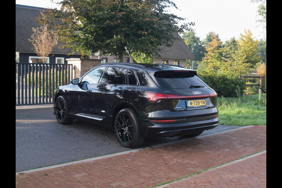 Audi e-tron 55 quattro Advanced edition Plus 95 kWh | Black Optic Pakket | Maxton Spoiler | Camera | Sfeerverlichting | NL-Auto |