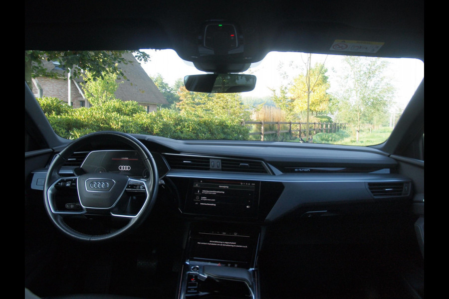 Audi e-tron 55 quattro Advanced edition Plus 95 kWh | Black Optic Pakket | Maxton Spoiler | Camera | Sfeerverlichting | NL-Auto |