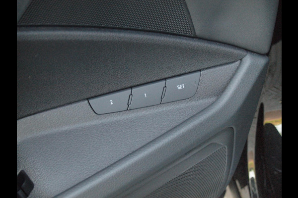 Audi e-tron 55 quattro Advanced edition Plus 95 kWh | Black Optic Pakket | Maxton Spoiler | Camera | Sfeerverlichting | NL-Auto |