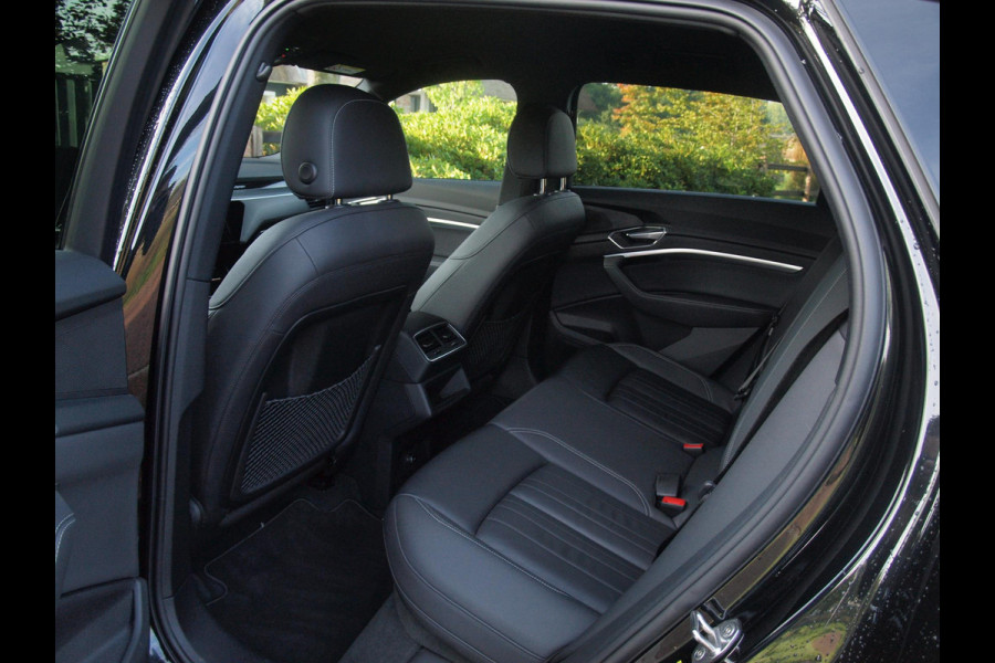 Audi e-tron 55 quattro Advanced edition Plus 95 kWh | Black Optic Pakket | Maxton Spoiler | Camera | Sfeerverlichting | NL-Auto |