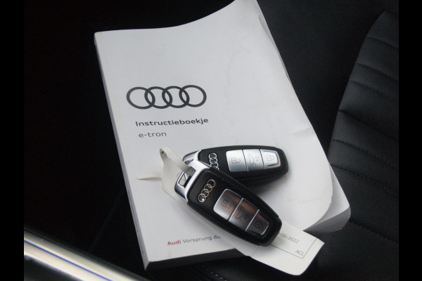 Audi e-tron 55 quattro Advanced edition Plus 95 kWh | Black Optic Pakket | Maxton Spoiler | Camera | Sfeerverlichting | NL-Auto |
