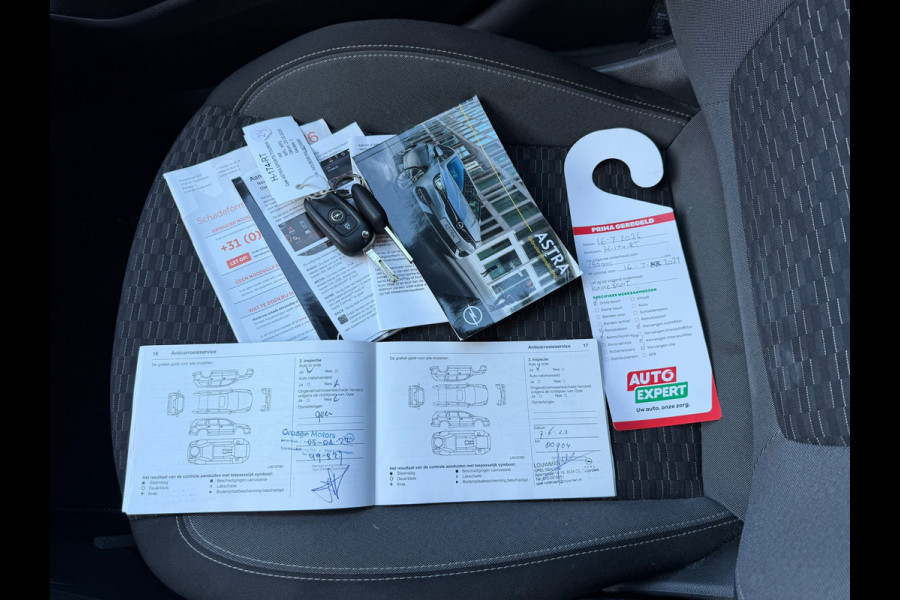 Opel Astra Sports Tourer 1.2 Business Edition | Cruise control + Navi + NAP Nu € 6.950,- !!!