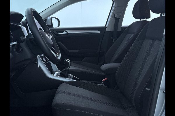 Volkswagen T-Roc 1.5 TSI Life 75 Edition 150 pk Automaat | Navigatie | Trekhaak | Parkeersensoren (Park assist) | Achteruitrijcamera | Adaptieve cruise control | Lane assist | Apple carplay / Android auto |