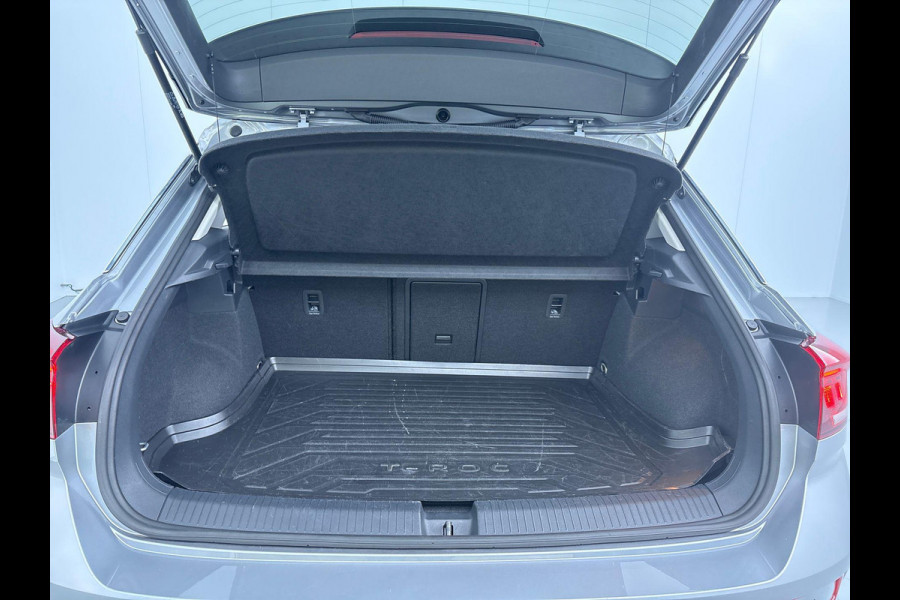Volkswagen T-Roc 1.5 TSI Life 75 Edition 150 pk Automaat | Navigatie | Trekhaak | Parkeersensoren (Park assist) | Achteruitrijcamera | Adaptieve cruise control | Lane assist | Apple carplay / Android auto |