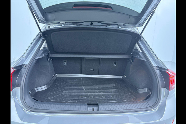 Volkswagen T-Roc 1.5 TSI Life 75 Edition 150 pk Automaat | Navigatie | Trekhaak | Parkeersensoren (Park assist) | Achteruitrijcamera | Adaptieve cruise control | Lane assist | Apple carplay / Android auto |