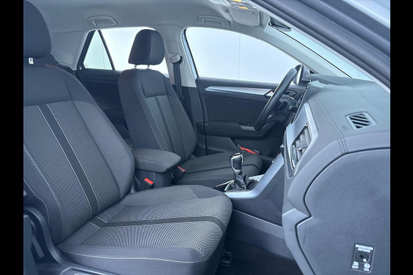 Volkswagen T-Roc 1.5 TSI Life 75 Edition 150 pk Automaat | Navigatie | Trekhaak | Parkeersensoren (Park assist) | Achteruitrijcamera | Adaptieve cruise control | Lane assist | Apple carplay / Android auto |