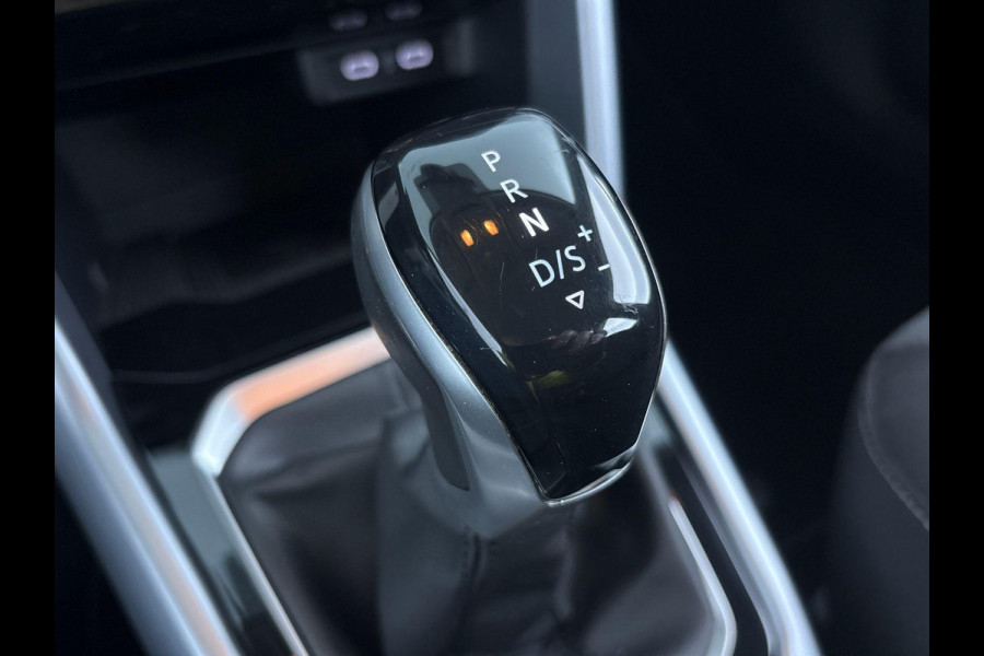 Volkswagen T-Roc 1.5 TSI Life 75 Edition 150 pk Automaat | Navigatie | Trekhaak | Parkeersensoren (Park assist) | Achteruitrijcamera | Adaptieve cruise control | Lane assist | Apple carplay / Android auto |