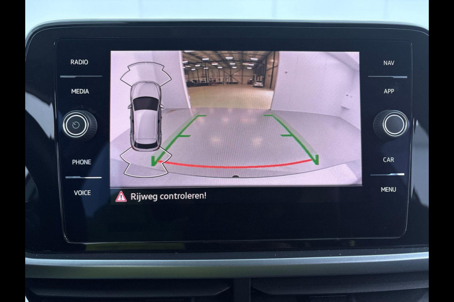 Volkswagen T-Roc 1.5 TSI Life 75 Edition 150 pk Automaat | Navigatie | Trekhaak | Parkeersensoren (Park assist) | Achteruitrijcamera | Adaptieve cruise control | Lane assist | Apple carplay / Android auto |