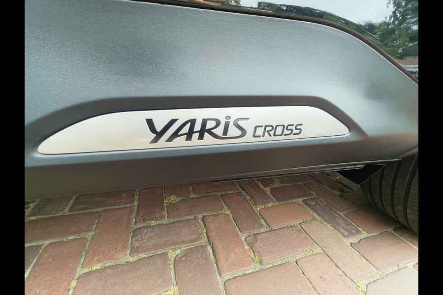 Toyota Yaris Cross 1.5 Hybrid 115 Dynamic uit 2026 Rijklaar + Fabrieksgarantie tot 10 jaar Henk Jongen Auto's in Helmond,  al 50 jaar service zoals 't hoort!