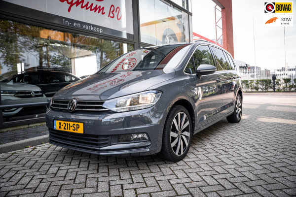 Volkswagen Touran 1.5 TSI Highline 7p | Autom. | PDC | Cruise | Trekhaak | LMV | Climate |