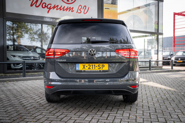Volkswagen Touran 1.5 TSI Highline 7p | Autom. | PDC | Cruise | Trekhaak | LMV | Climate |