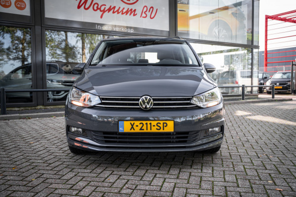 Volkswagen Touran 1.5 TSI Highline 7p | Autom. | PDC | Cruise | Trekhaak | LMV | Climate |