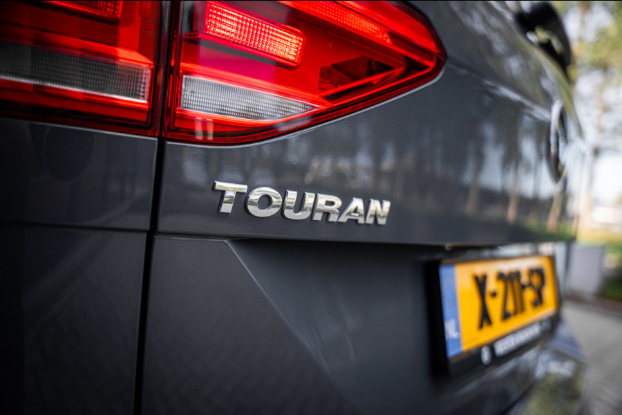 Volkswagen Touran 1.5 TSI Highline 7p | Autom. | PDC | Cruise | Trekhaak | LMV | Climate |