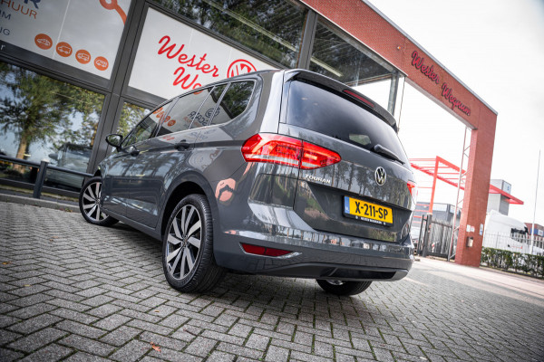Volkswagen Touran 1.5 TSI Highline 7p | Autom. | PDC | Cruise | Trekhaak | LMV | Climate |