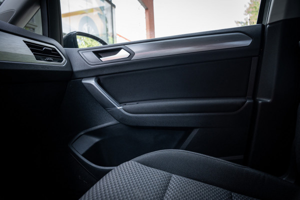 Volkswagen Touran 1.5 TSI Highline 7p | Autom. | PDC | Cruise | Trekhaak | LMV | Climate |