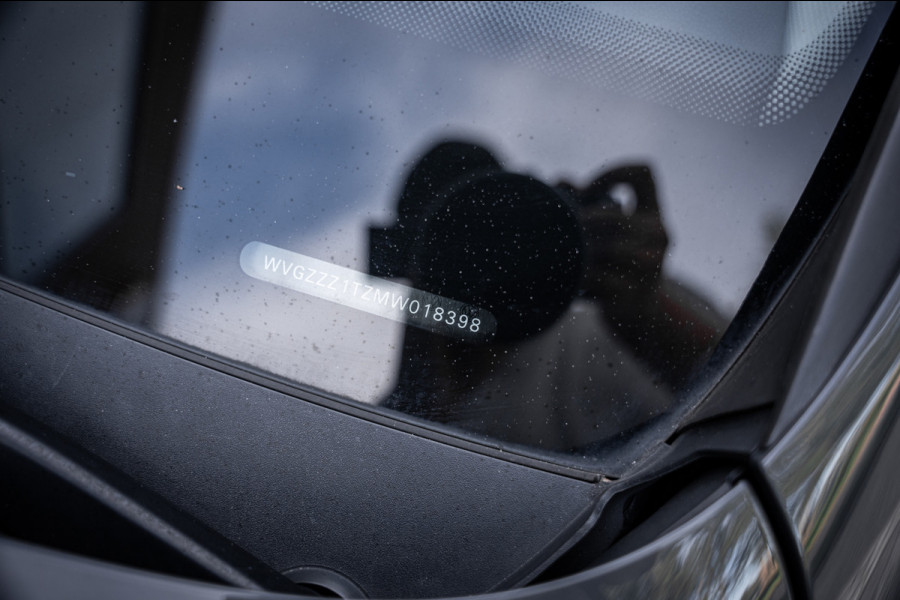 Volkswagen Touran 1.5 TSI Highline 7p | Autom. | PDC | Cruise | Trekhaak | LMV | Climate |