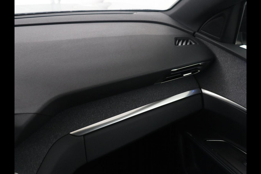 Peugeot 3008 1.6 HYbrid 225 Allure Pack Business | SOH 98.4% | Half Leder | Dodehoek detectie | Sfeerverlichting | Virtual Dashboard | Carplay | Climate control | Cruise control |
