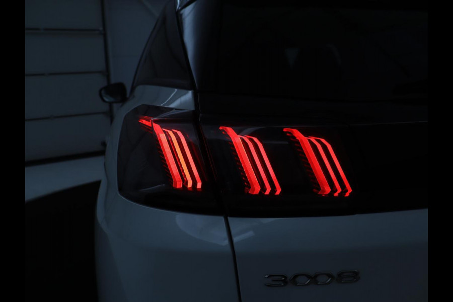 Peugeot 3008 1.6 HYbrid 225 Allure Pack Business | SOH 98.4% | Half Leder | Dodehoek detectie | Sfeerverlichting | Virtual Dashboard | Carplay | Climate control | Cruise control |