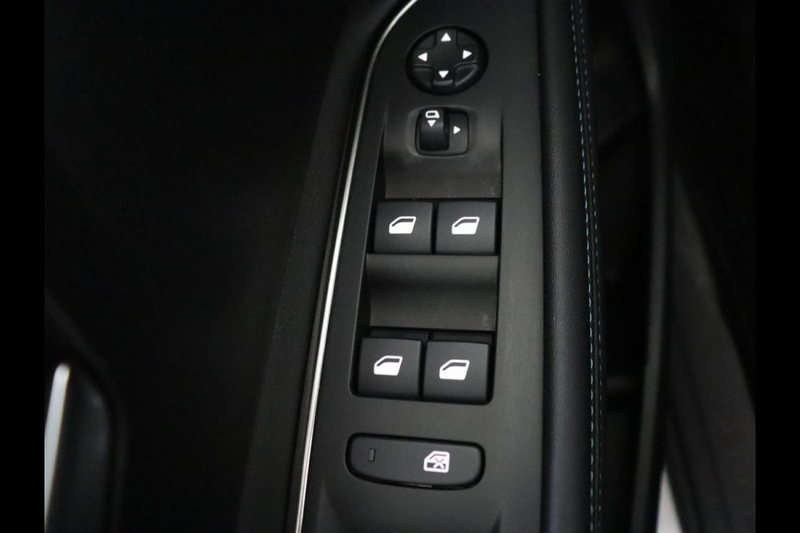 Peugeot 3008 1.6 HYbrid 225 Allure Pack Business | SOH 98.4% | Half Leder | Dodehoek detectie | Sfeerverlichting | Virtual Dashboard | Carplay | Climate control | Cruise control |