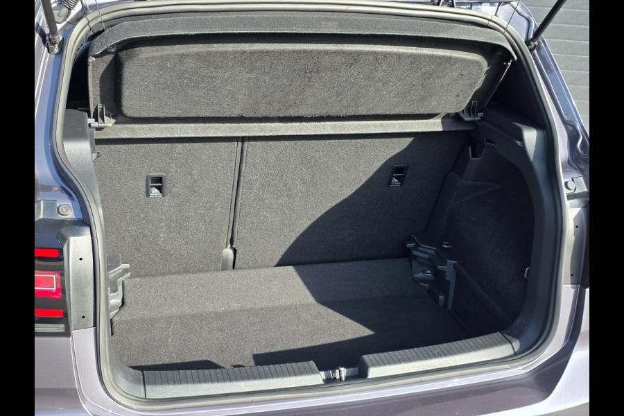 Volkswagen T-Cross 1.0 TSI R-Line | CAMERA | ADAPTIVE | CARPLAY | CLIMA | 18 INCH | KEYLESS
