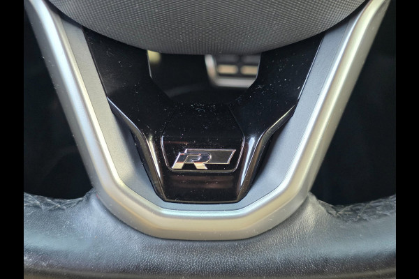 Volkswagen T-Cross 1.0 TSI R-Line | CAMERA | ADAPTIVE | CARPLAY | CLIMA | 18 INCH | KEYLESS