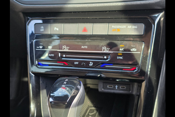Volkswagen T-Cross 1.0 TSI R-Line | CAMERA | ADAPTIVE | CARPLAY | CLIMA | 18 INCH | KEYLESS