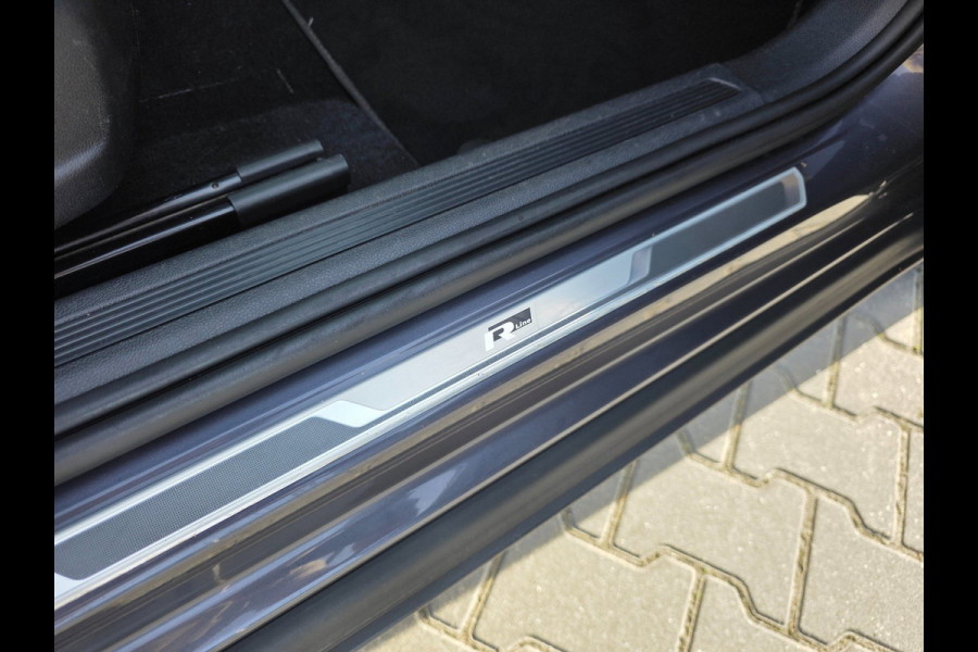 Volkswagen T-Cross 1.0 TSI R-Line | CAMERA | ADAPTIVE | CARPLAY | CLIMA | 18 INCH | KEYLESS
